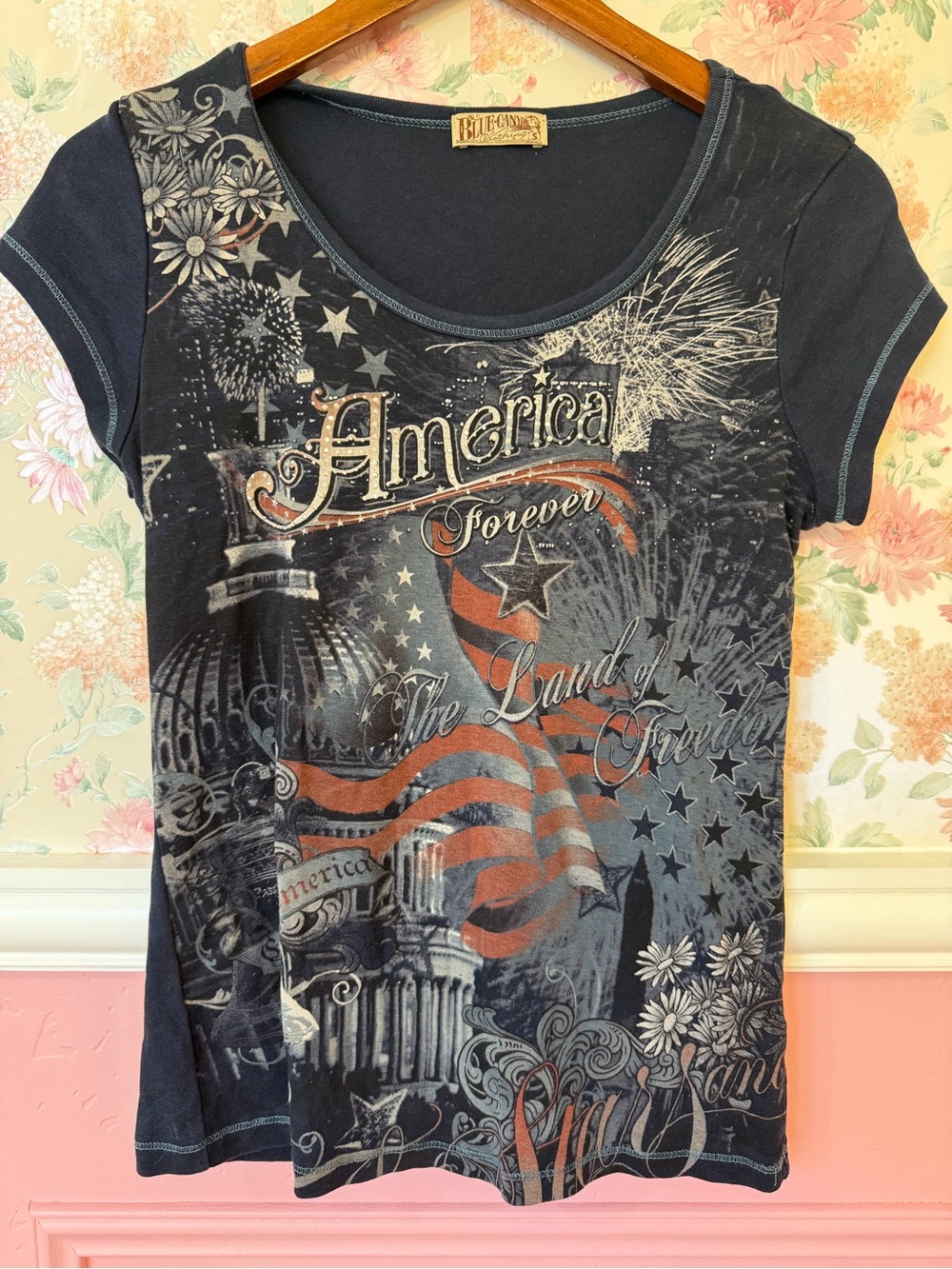 Y2K America Forever Graphic Scoop Neck Tee - Black